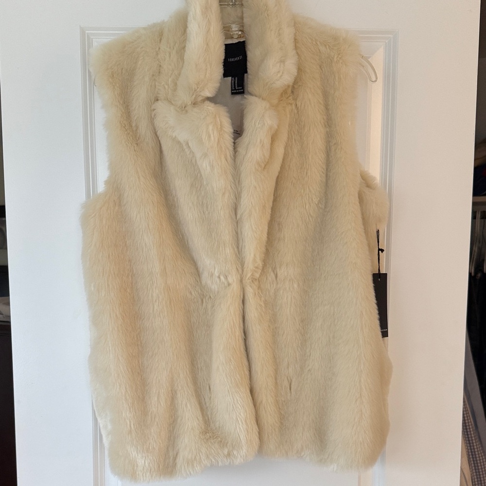 Forever 21 Ivory Faux Fur Vest